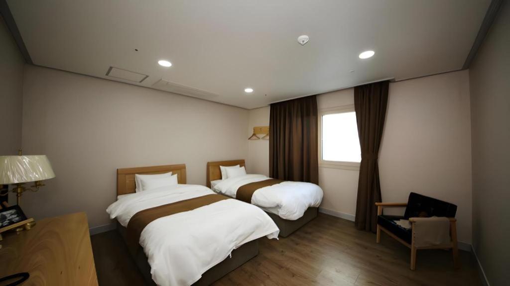 Hotel Aroha Jeju Согвипхо Экстерьер фото