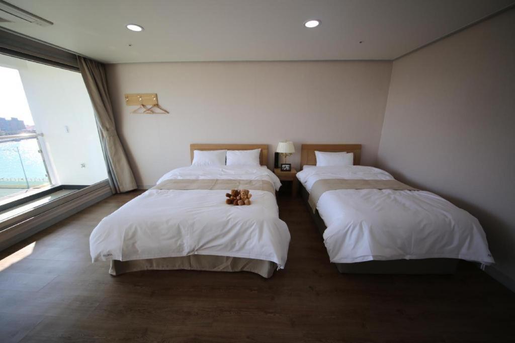 Hotel Aroha Jeju Согвипхо Экстерьер фото