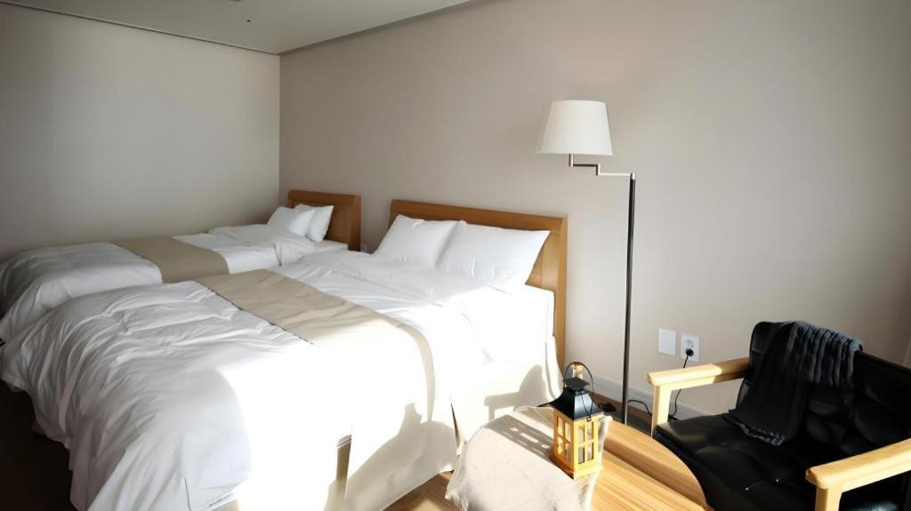 Hotel Aroha Jeju Согвипхо Экстерьер фото