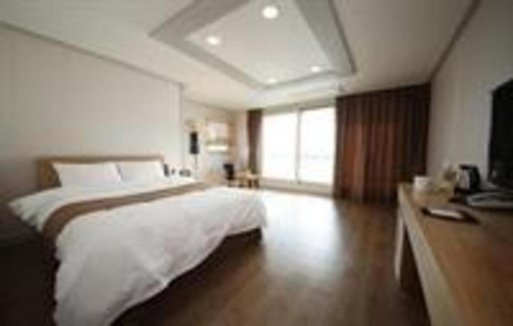Hotel Aroha Jeju Согвипхо Экстерьер фото