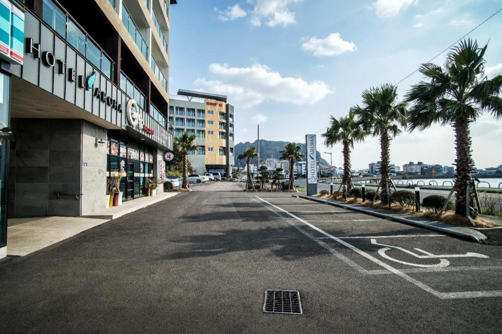 Hotel Aroha Jeju Согвипхо Экстерьер фото