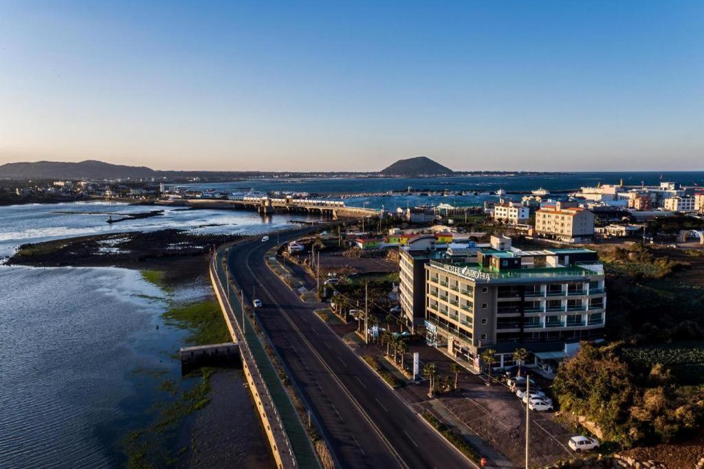 Hotel Aroha Jeju Согвипхо Экстерьер фото