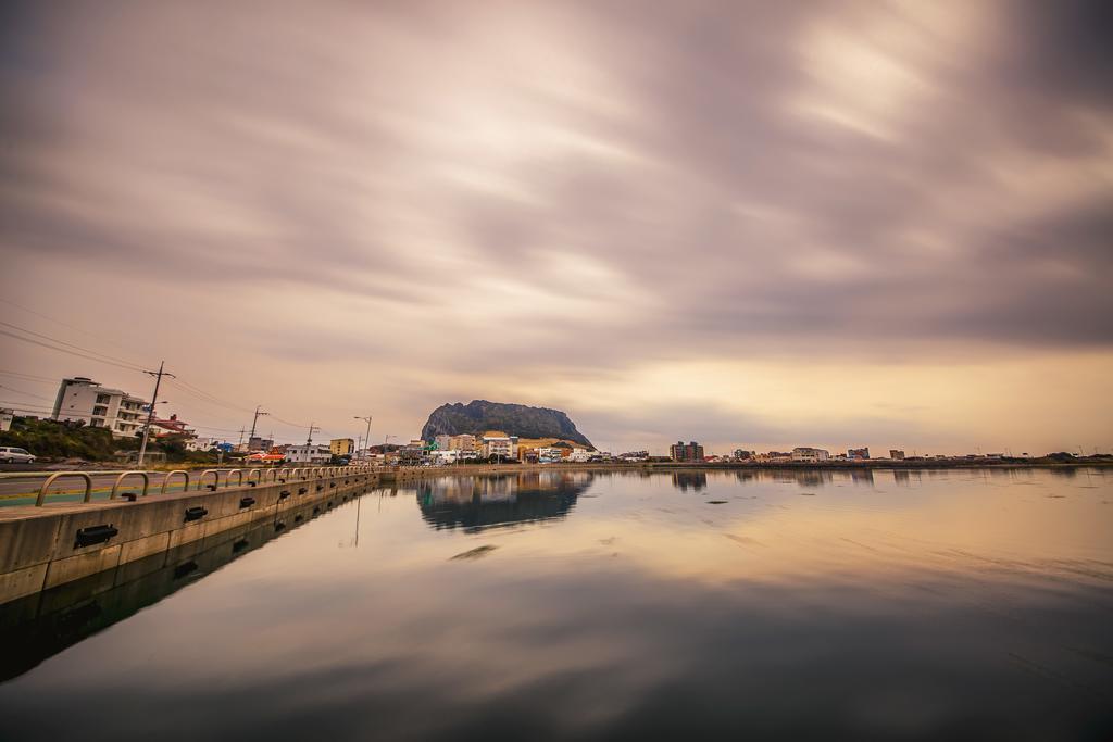 Hotel Aroha Jeju Согвипхо Экстерьер фото
