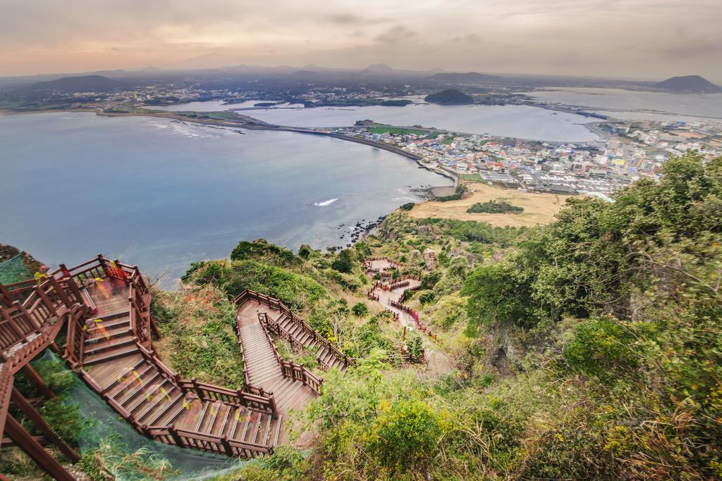 Hotel Aroha Jeju Согвипхо Экстерьер фото