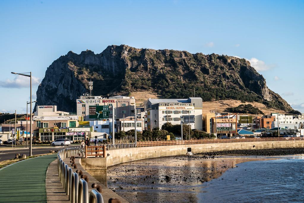 Hotel Aroha Jeju Согвипхо Экстерьер фото